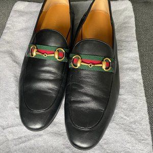 Gucci men's black leather horsebit loafer with web. Size 11.
